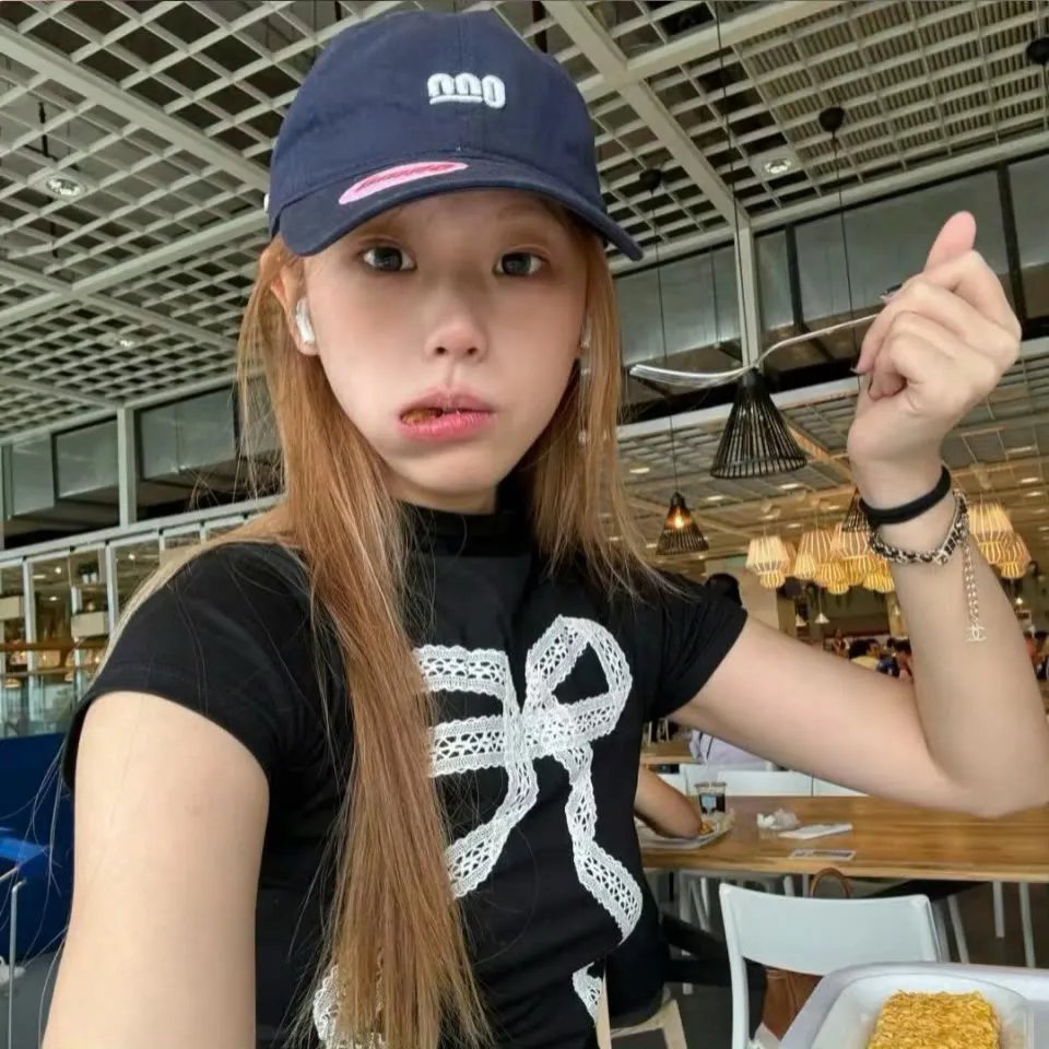 某一天封面